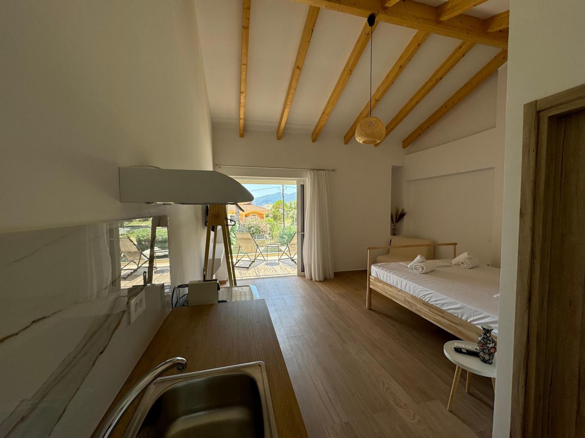 Nikludin Suites & Studios Лаганас Экстерьер фото