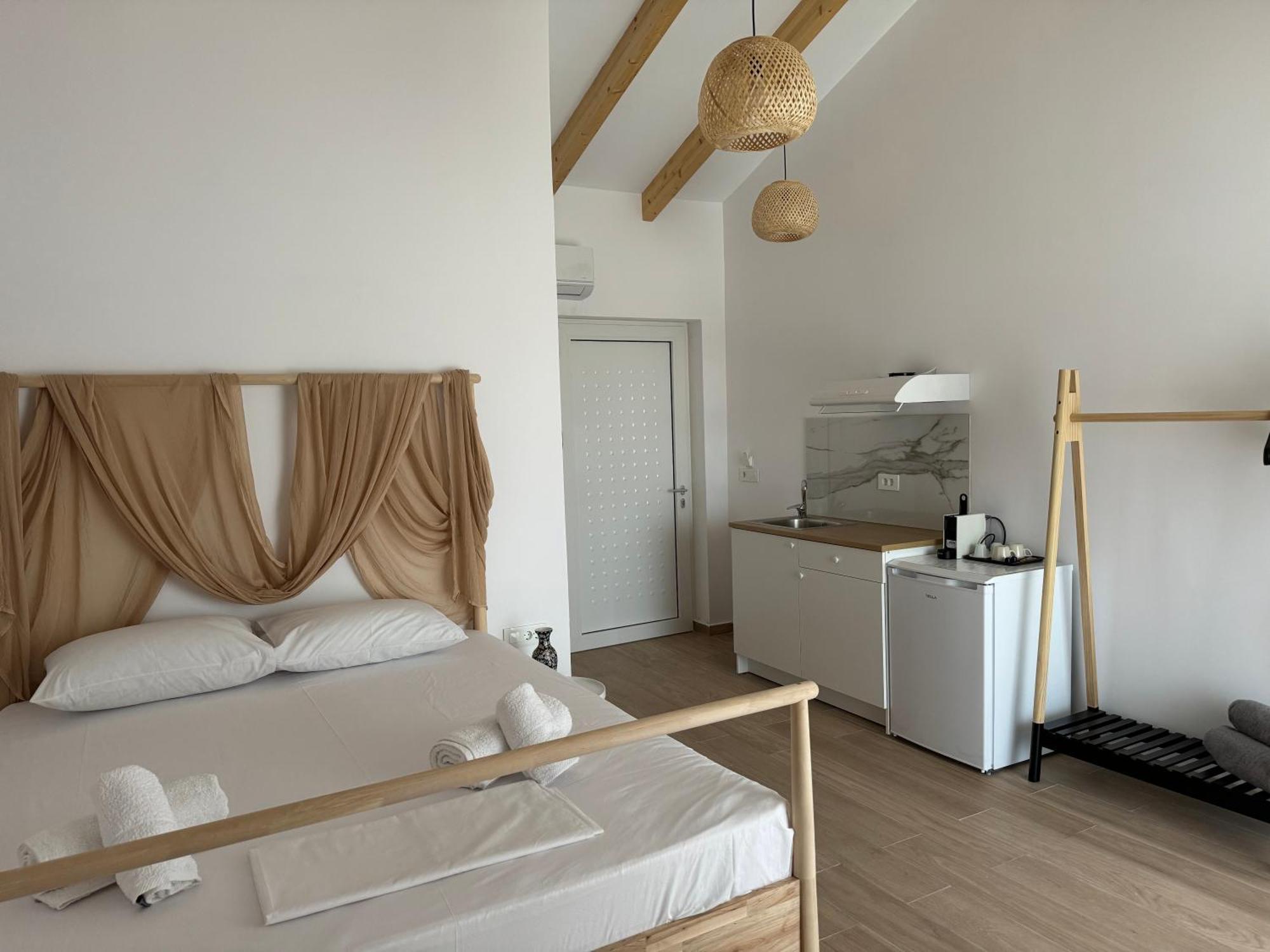 Nikludin Suites & Studios Лаганас Экстерьер фото